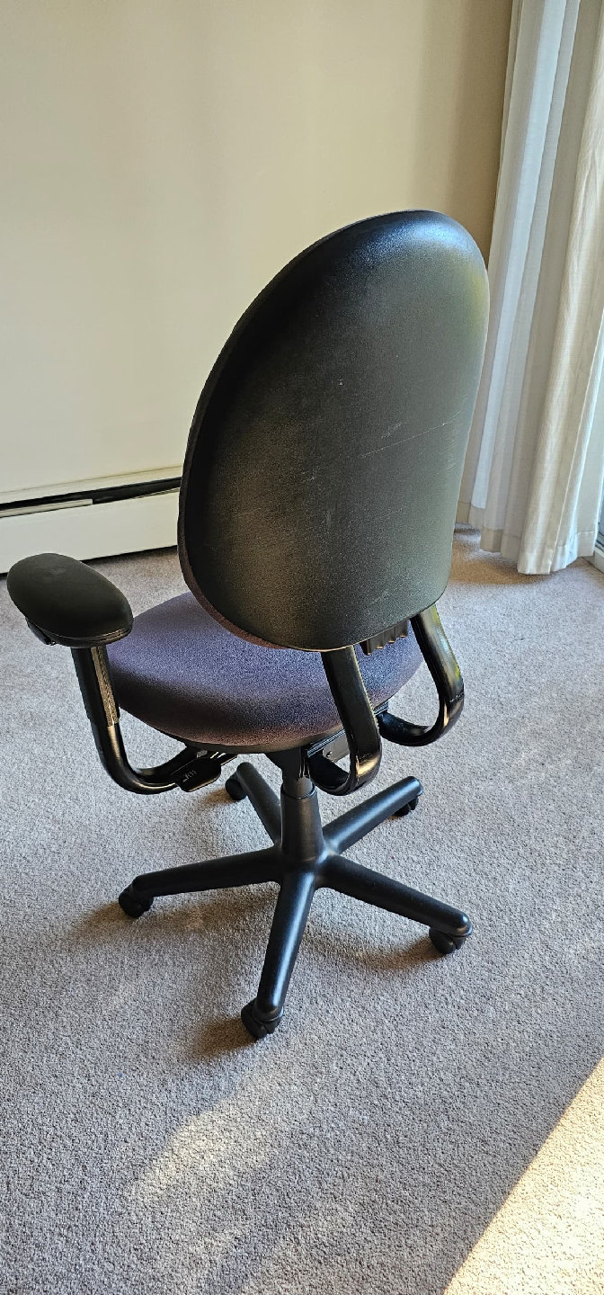Office Chair - Adjustable Height - photo 2
