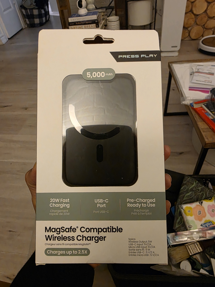 MagSafe Compatible Wireless Fast Charger - photo 2
