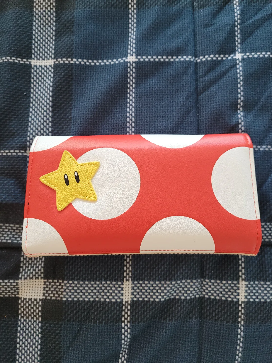 BNWT Super Mario Mushroom Wallet image indicator(2)