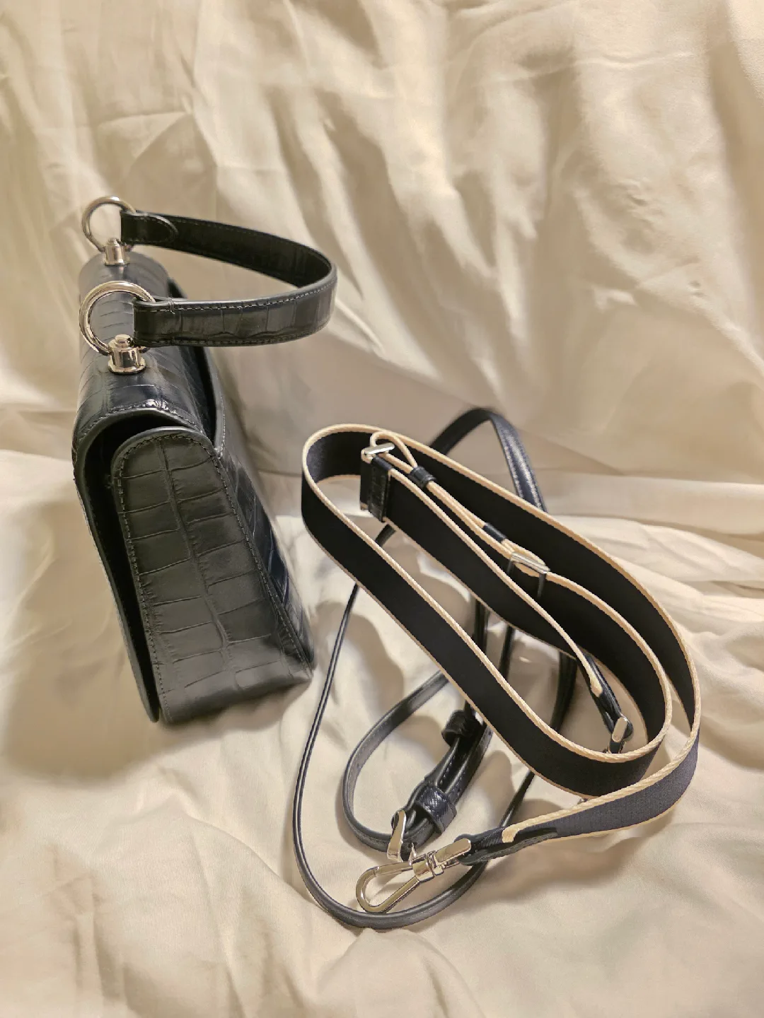 Kate Spade Crossbody Top Handle Bag In Dark Navy image indicator(7)