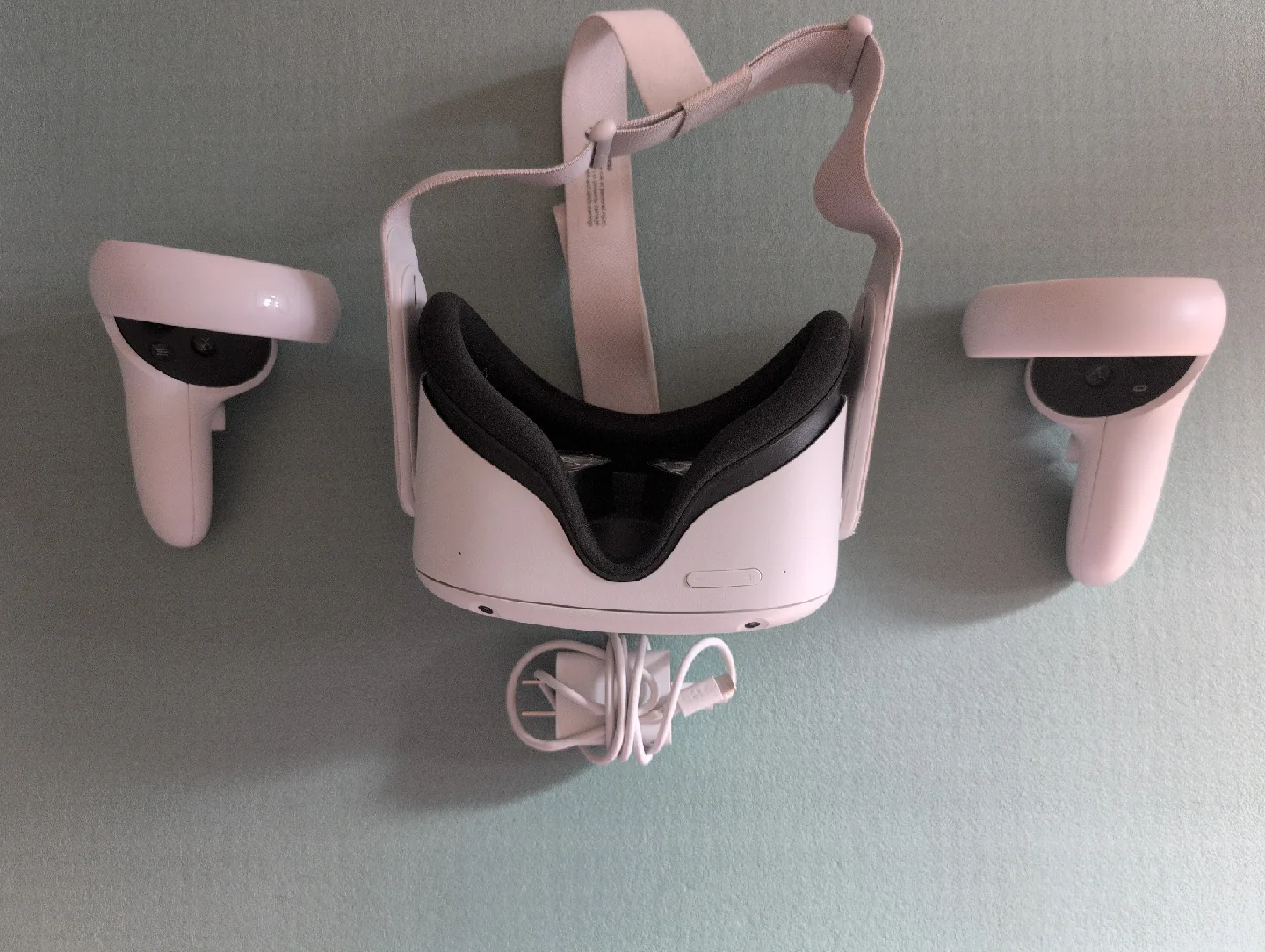 Meta Quest 2 VR Headset - Like New! image indicator(3)