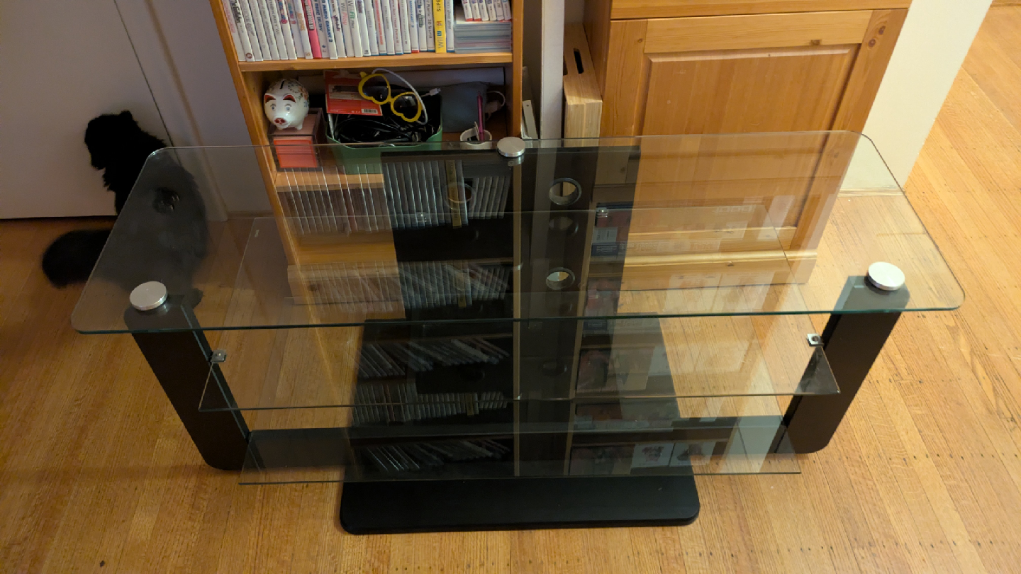 Free TV Stand - photo 3