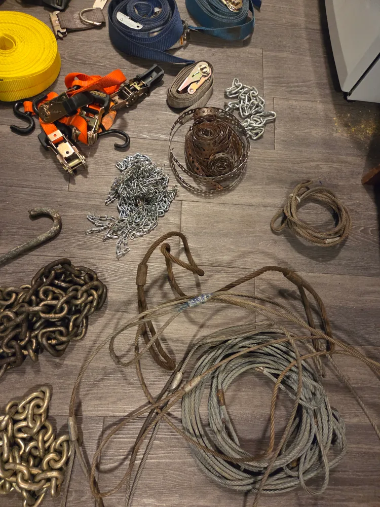 Assorted Tie Down Straps & Chains image indicator(6)