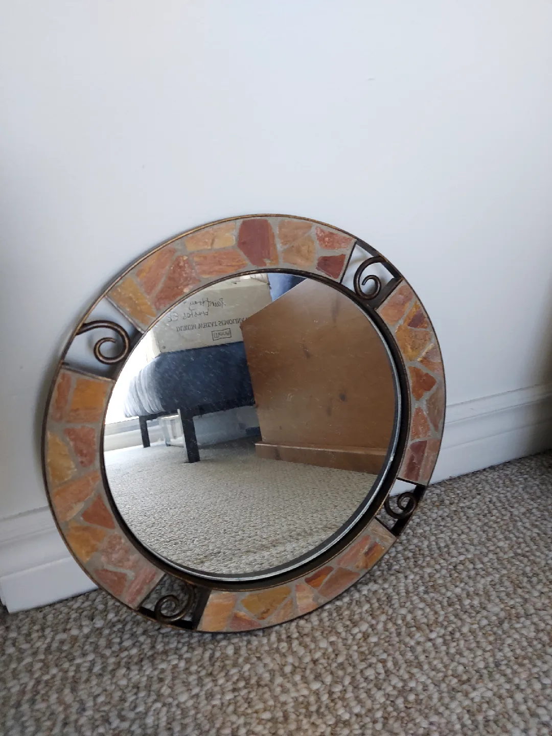 Round accent mirror