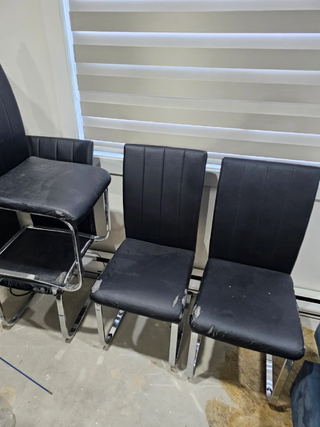 Set of 4 Black Dining Chairs thumbnail
