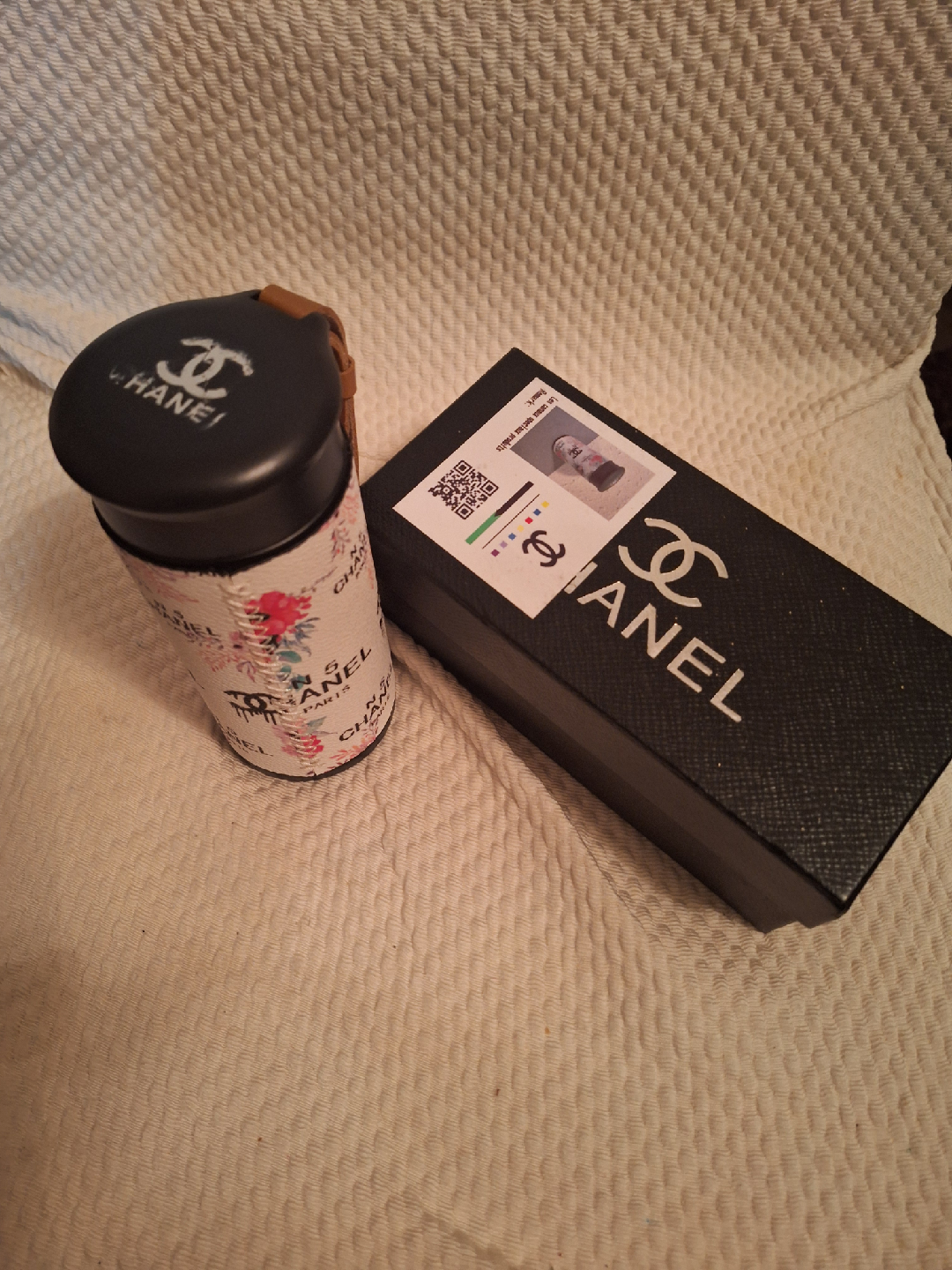 Chanel N°5 Paris Floral Tumbler with Box - photo 3