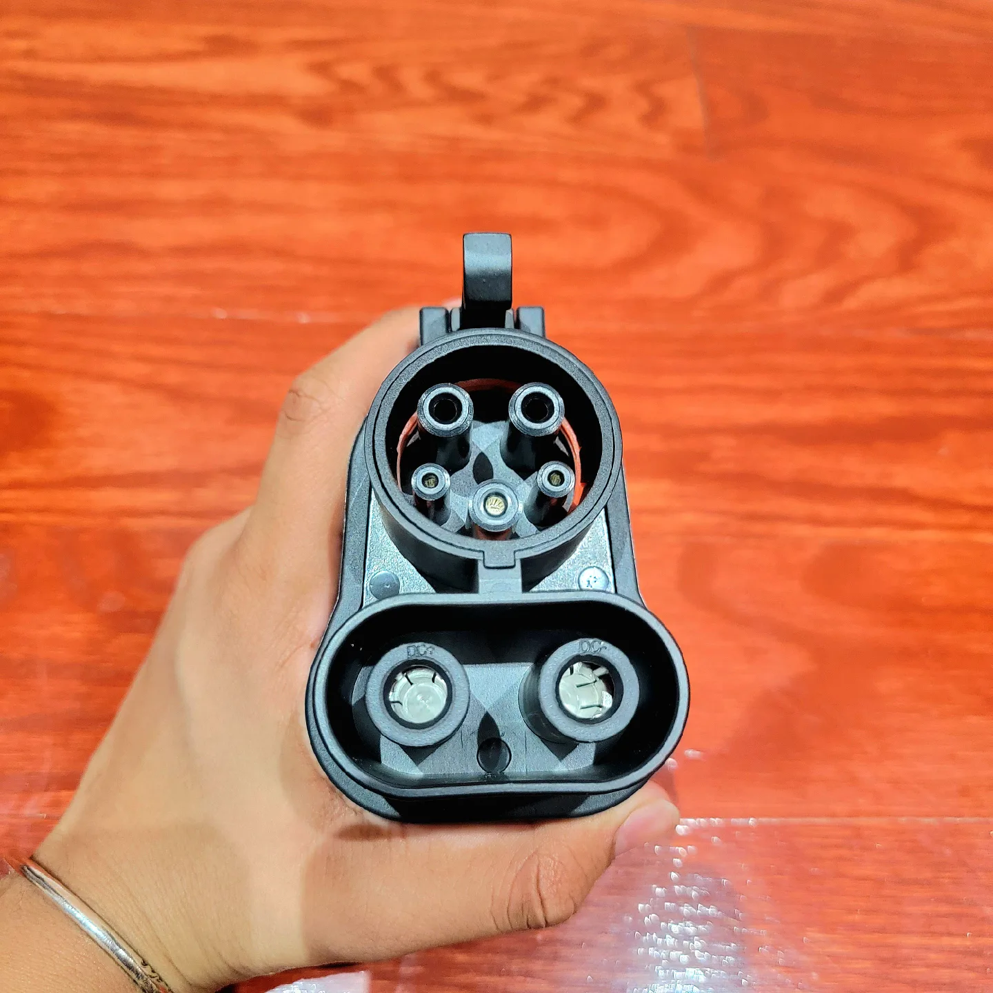 NACS to CCS1 Tesla EV Supercharger Adapter image indicator(4)