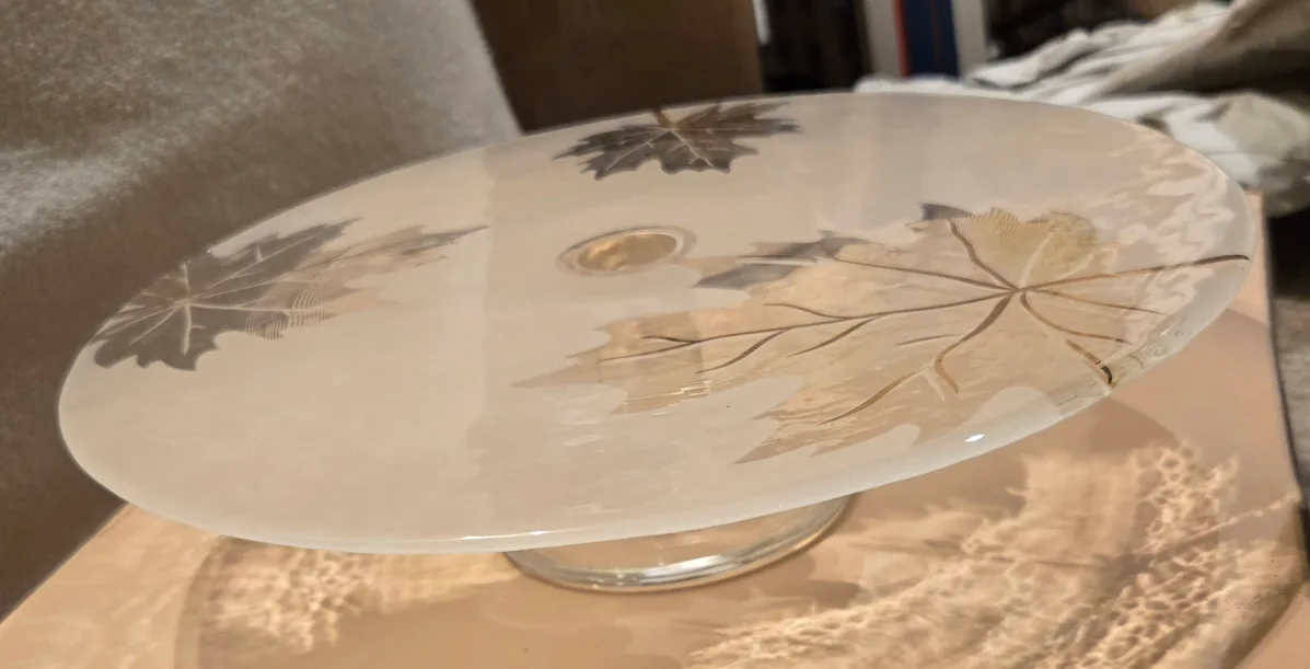 Cake Stand with Maple Leaf Design image indicator(2)