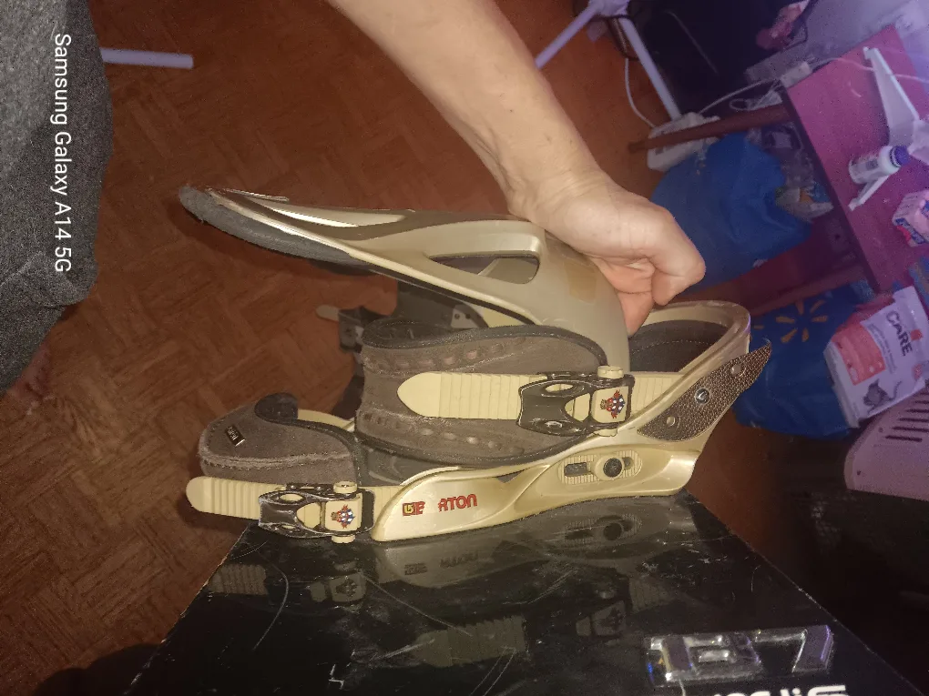 Sporting Life Snowboard with Burton Bindings image indicator(5)