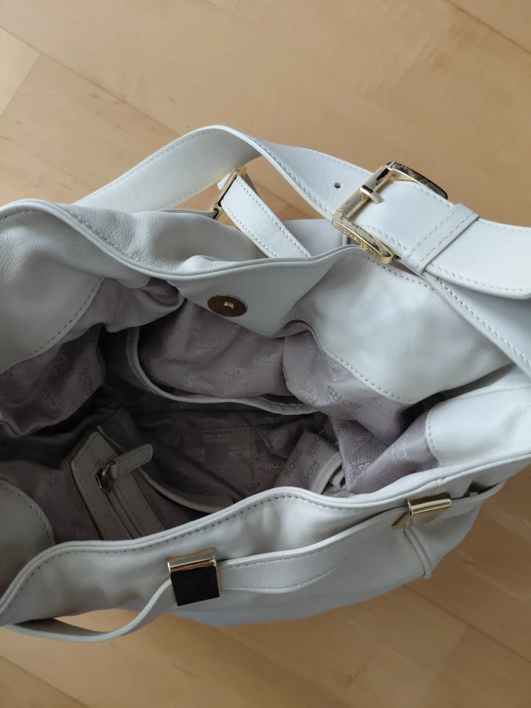 Michael Kors White Leather Shoulder Bag image indicator(4)