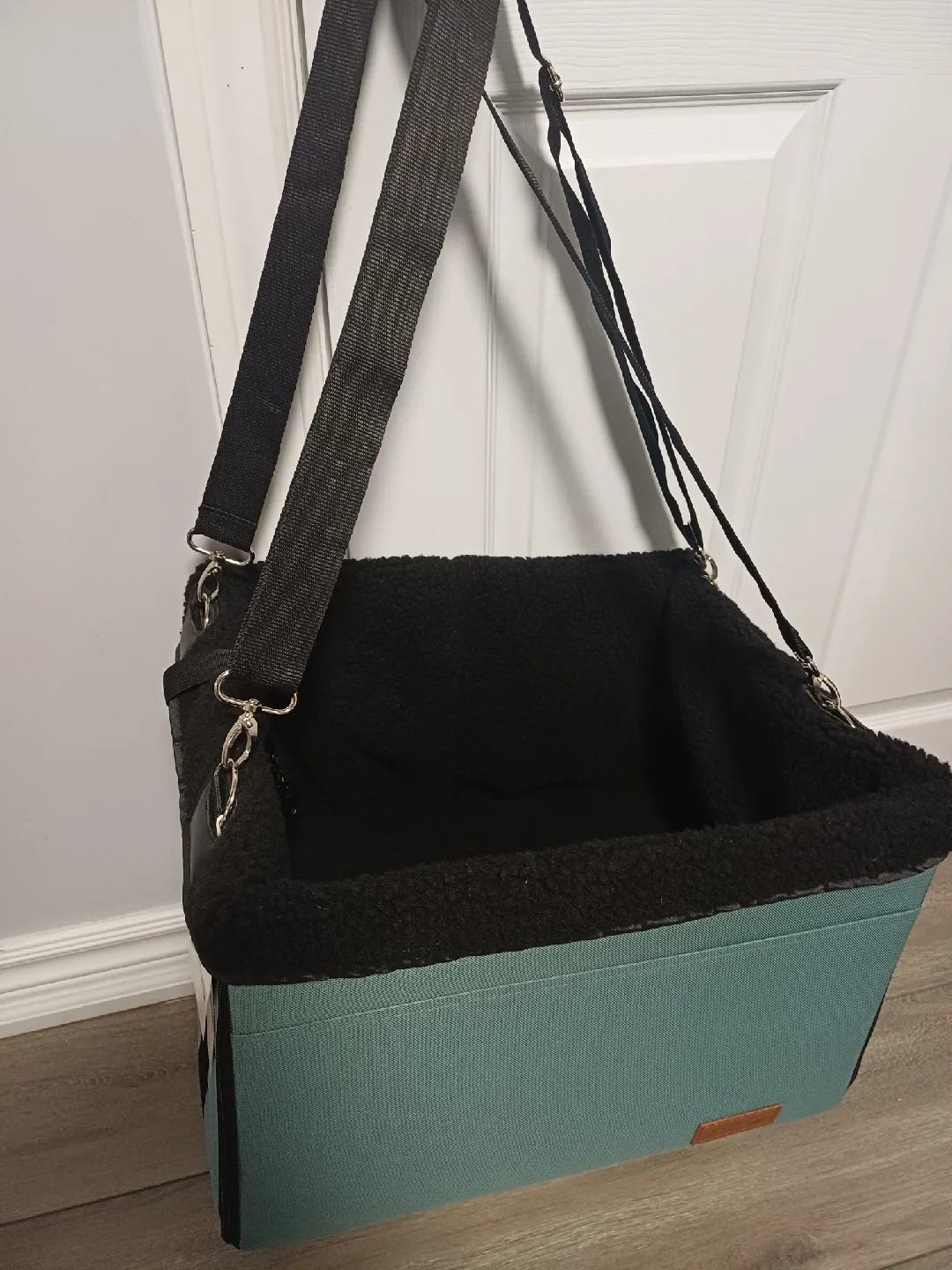 Apollo Walker Dog Booster  Car Seat Carrier image indicator(5)