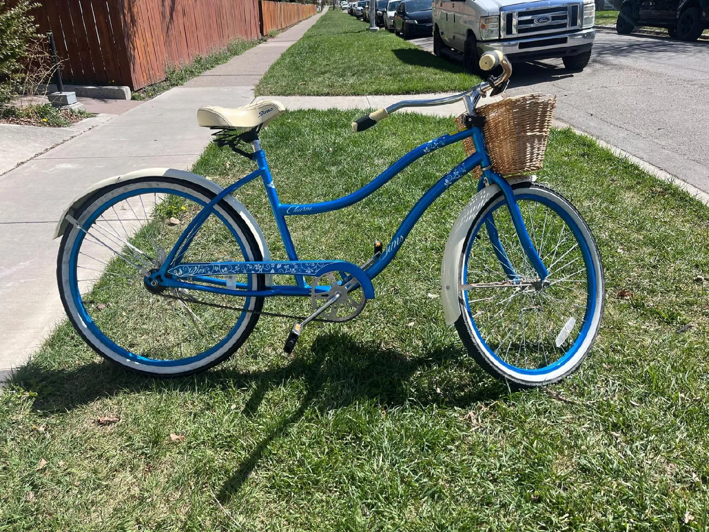 Schwinn Huron Women's Cruiser Bike image indicator(3)