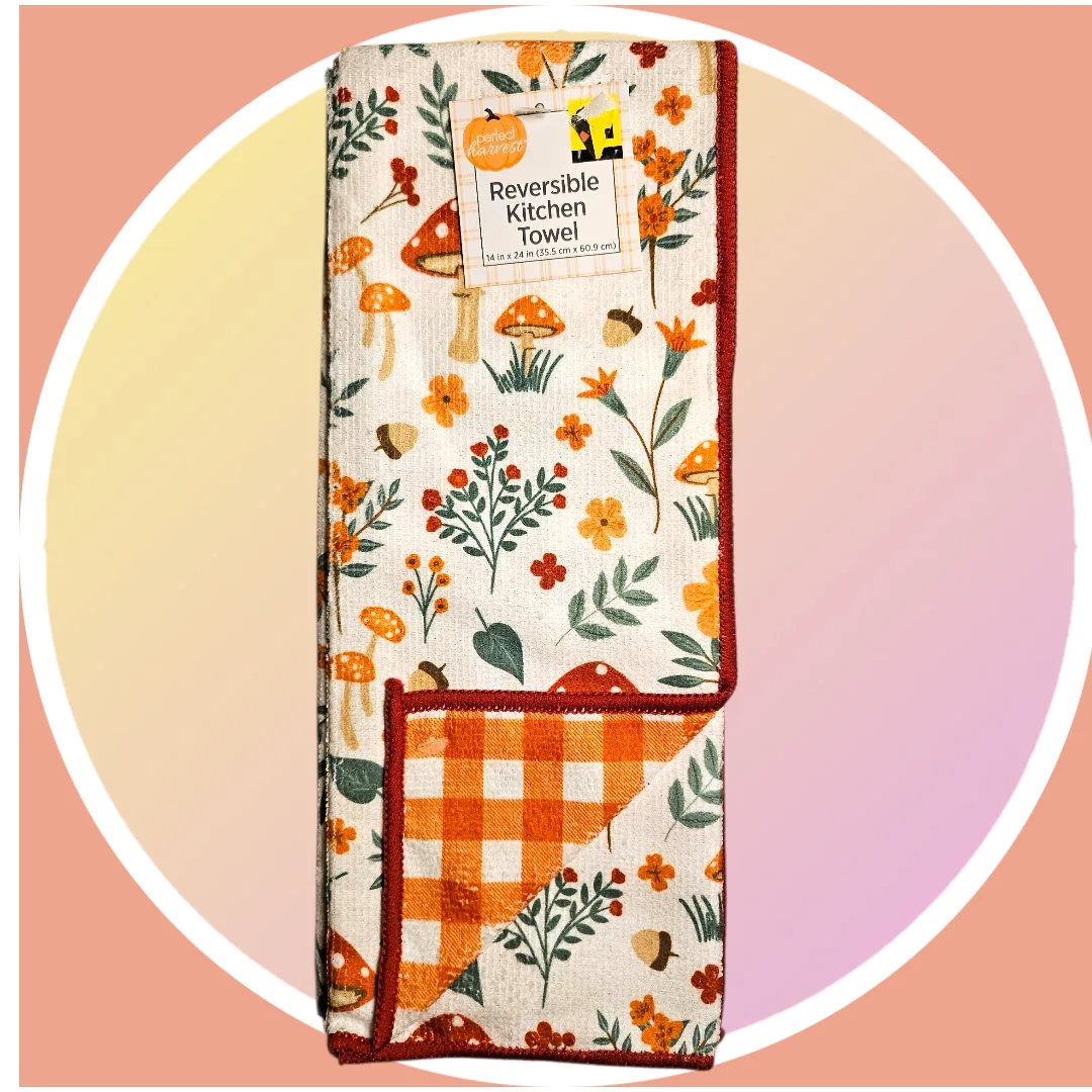 🥕 Perfect Harvest Reversible Kitchen Towel      14 in x 24 in image indicator(2)