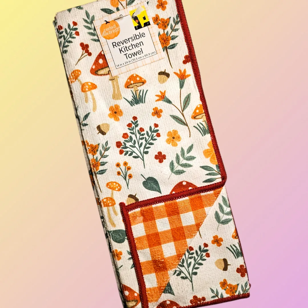 🥕 Perfect Harvest Reversible Kitchen Towel      14 in x 24 in image indicator(3)