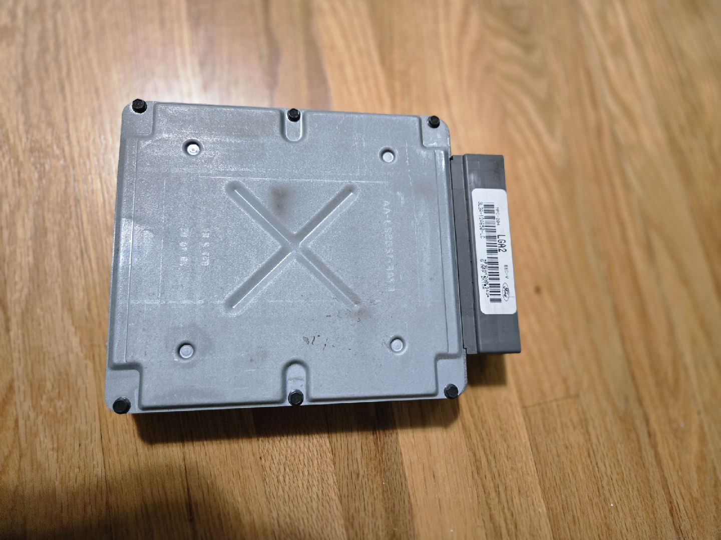 Ford EEC-V LGA2 Engine Control Module - photo 2