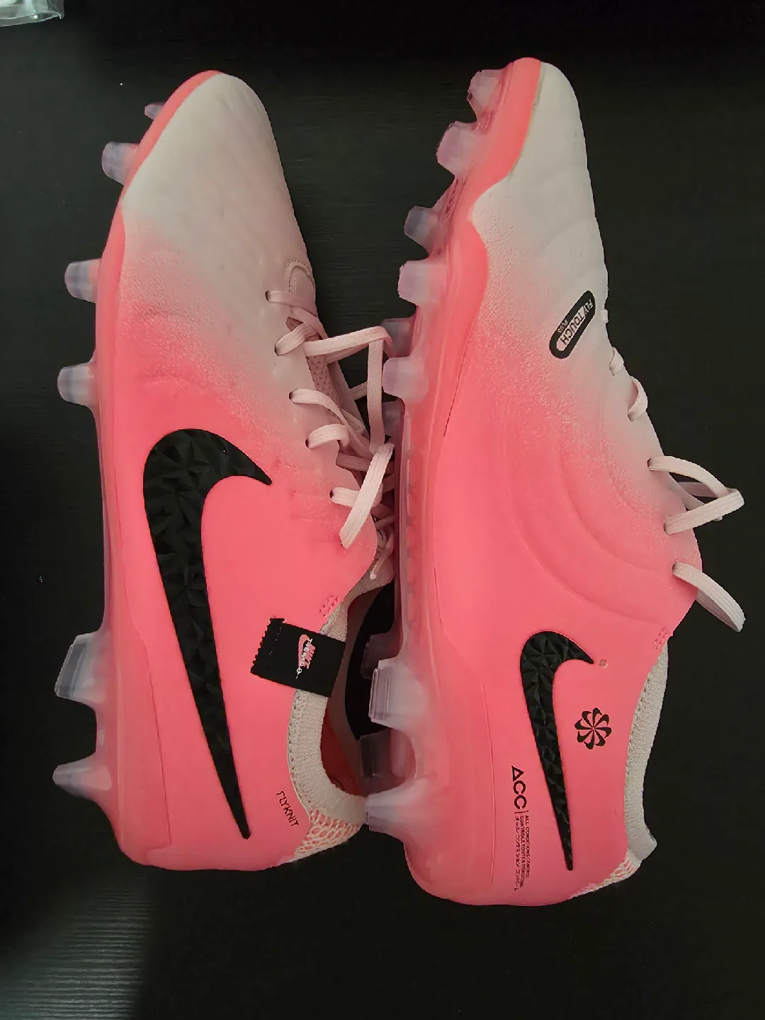 Nike Tiempo Legend 10 FG Pink Soccer Cleats - Size 8 image indicator(2)