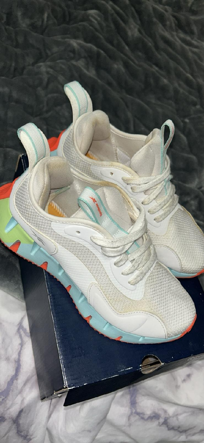 Reebok Zig Dynamica White/Neon/Orange - Women's Size 6