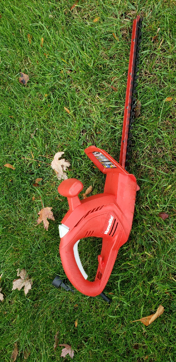 Homelite 17-Inch Electric Corded Hedge Trimmer - photo 2