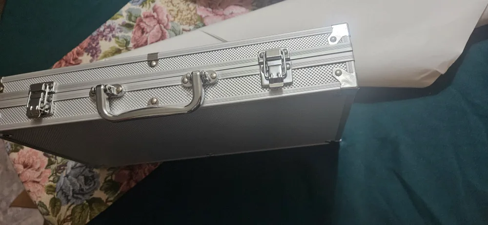 Poker Set with Case image indicator(4)