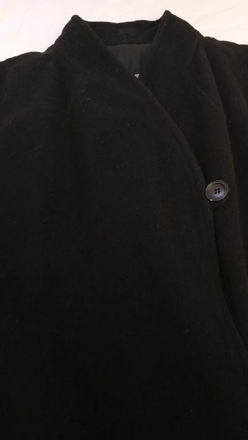 🇮🇹 Vintage Italian Black Pure Wool Coat - fits S to L image indicator(5)