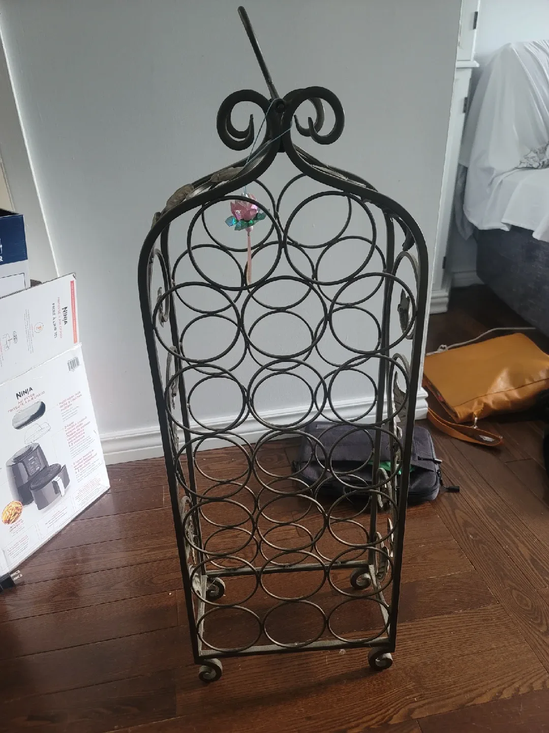 Metal Wine Rack with Floral Design image indicator(5)