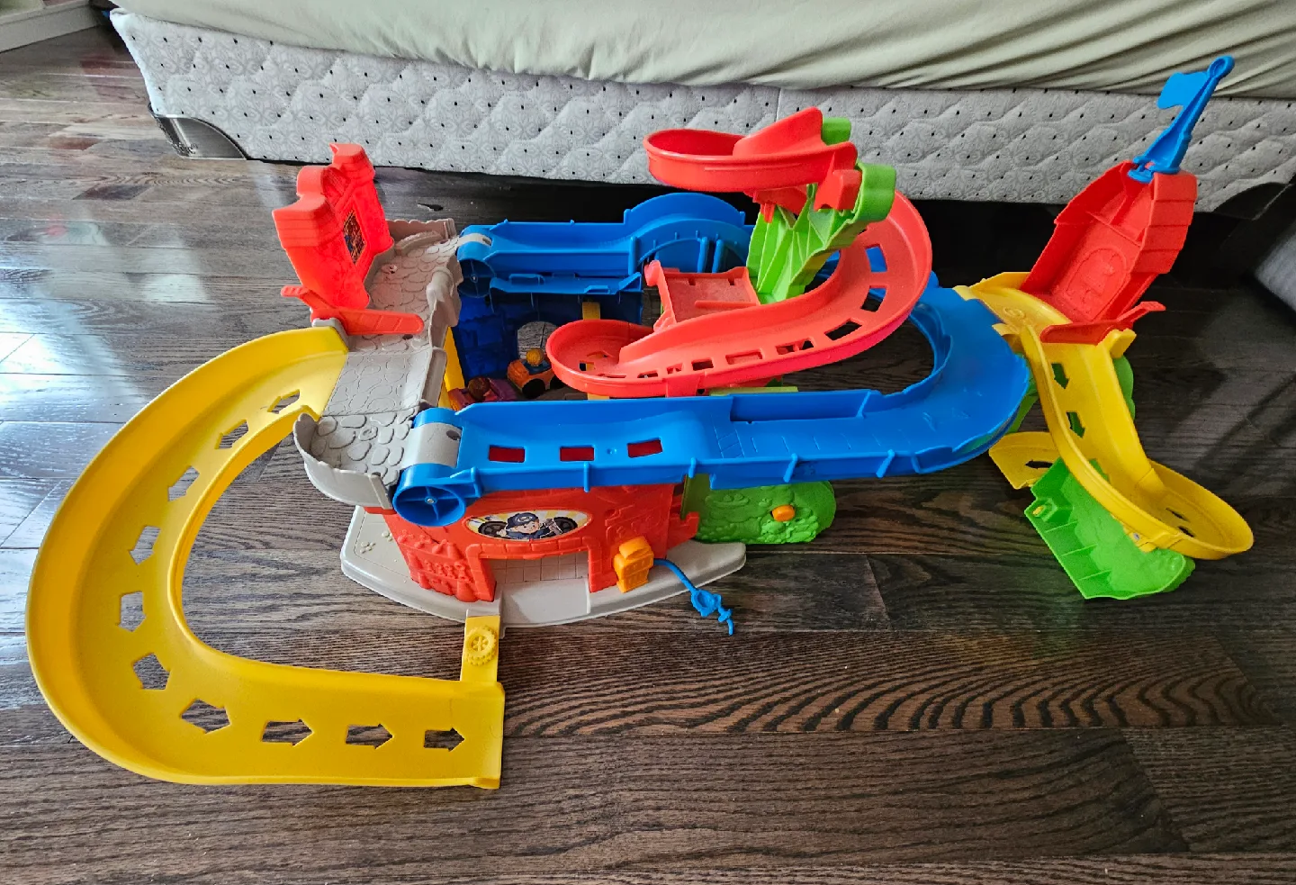 Fisher-Price Little People Sit and Stand Skyway image indicator(2)