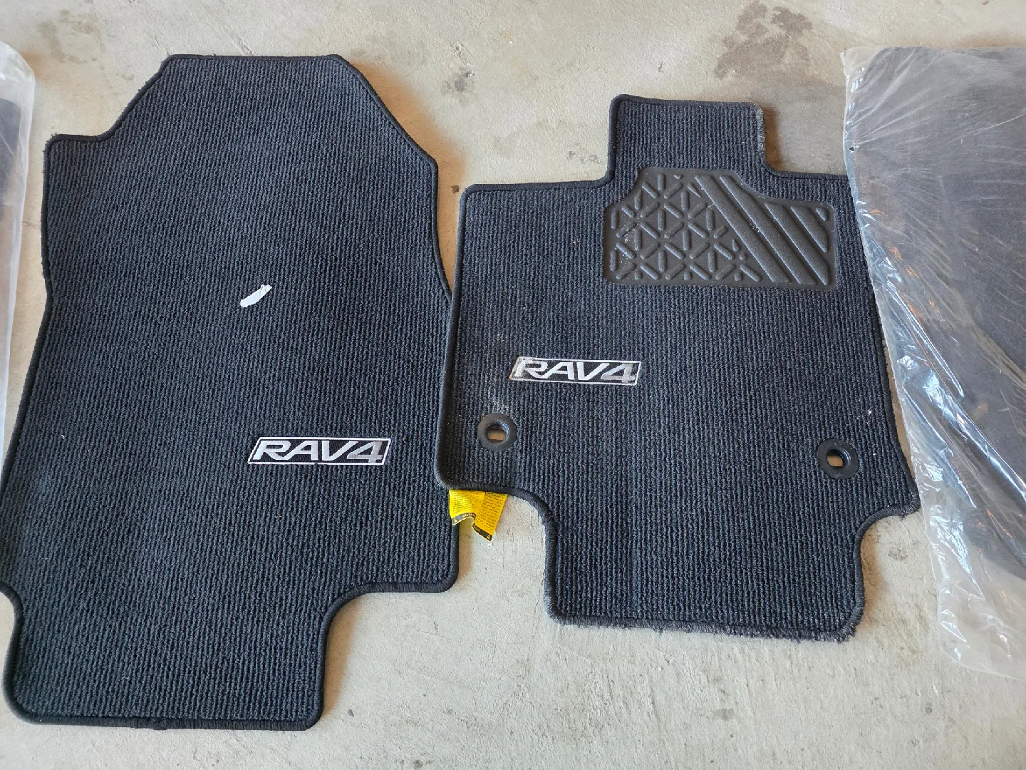 Toyota RAV4 Floor Mats - New in Package! image indicator(2)