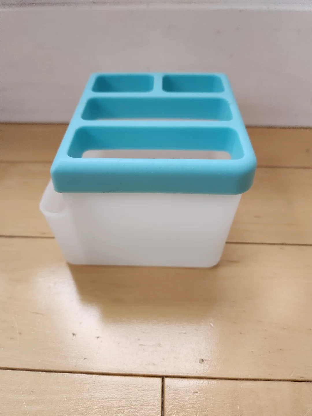 Turquoise & White Organizer image indicator(3)