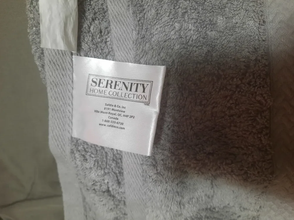 Grey Bath Towel pick up in st.albert image indicator(4)