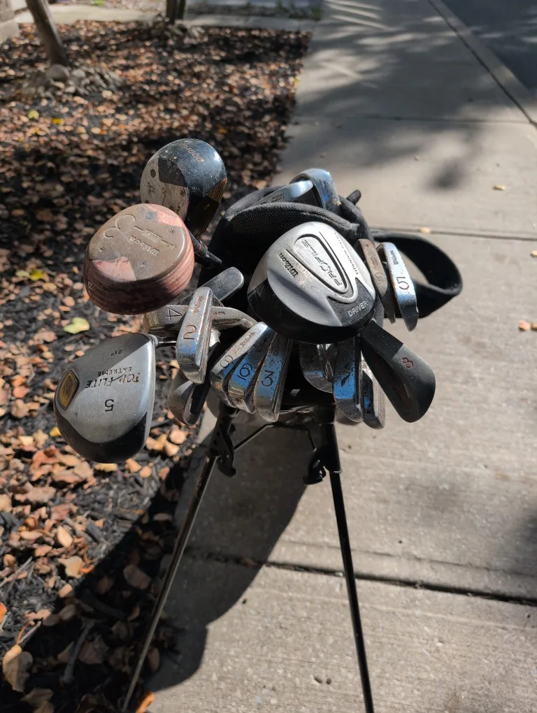 Used Golf Club Set with Bag image indicator(2)