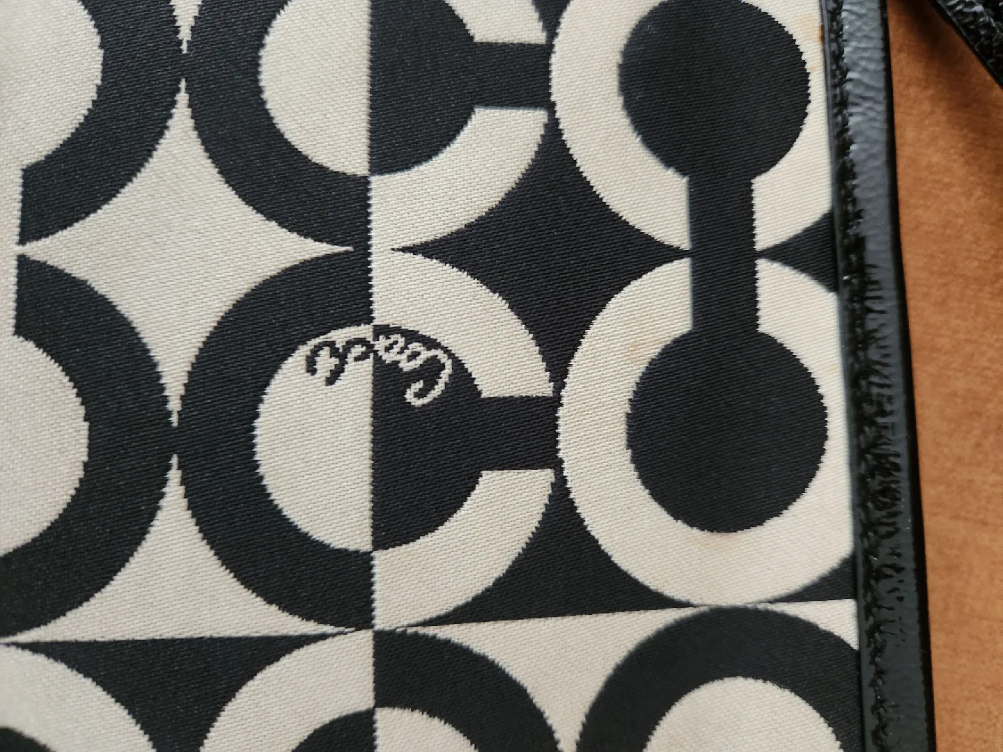 Small Coach Convertible Swing Bag image indicator(6)