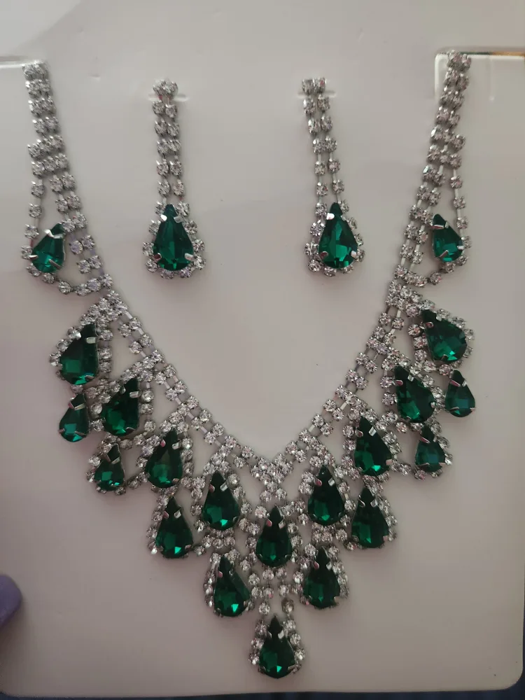 Emerald Green Necklace & Earrings Set