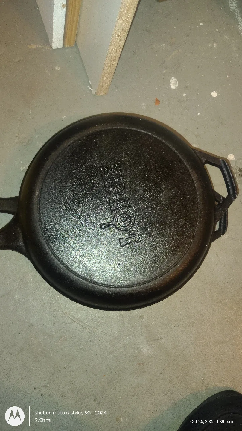 Lodge Cast Iron Skillet image indicator(6)