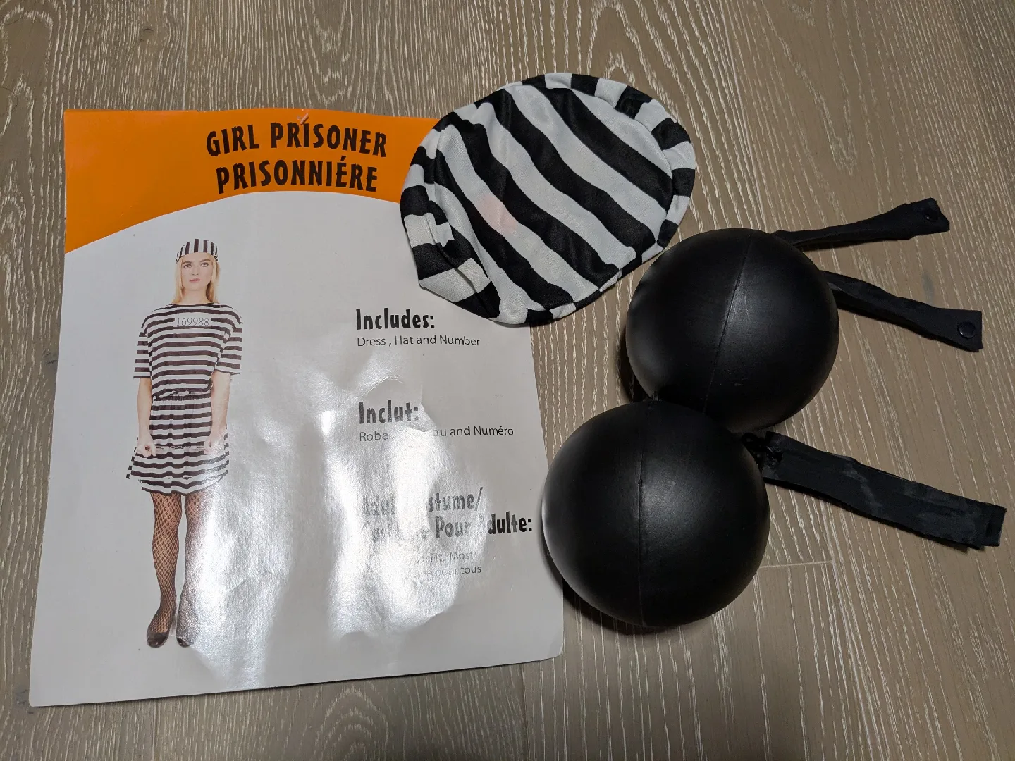 Girl Prisoner Costume & ball and chains 🥕 thumbnail