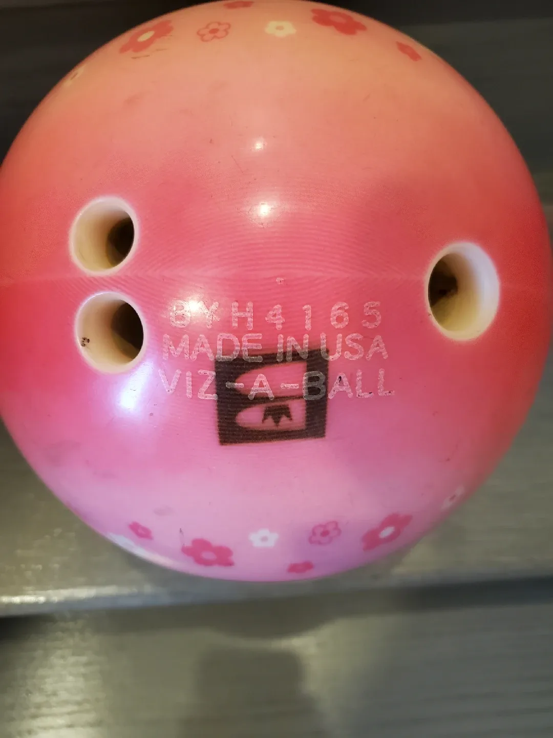 hello Kitty bowling ball 10 lbs image indicator(2)