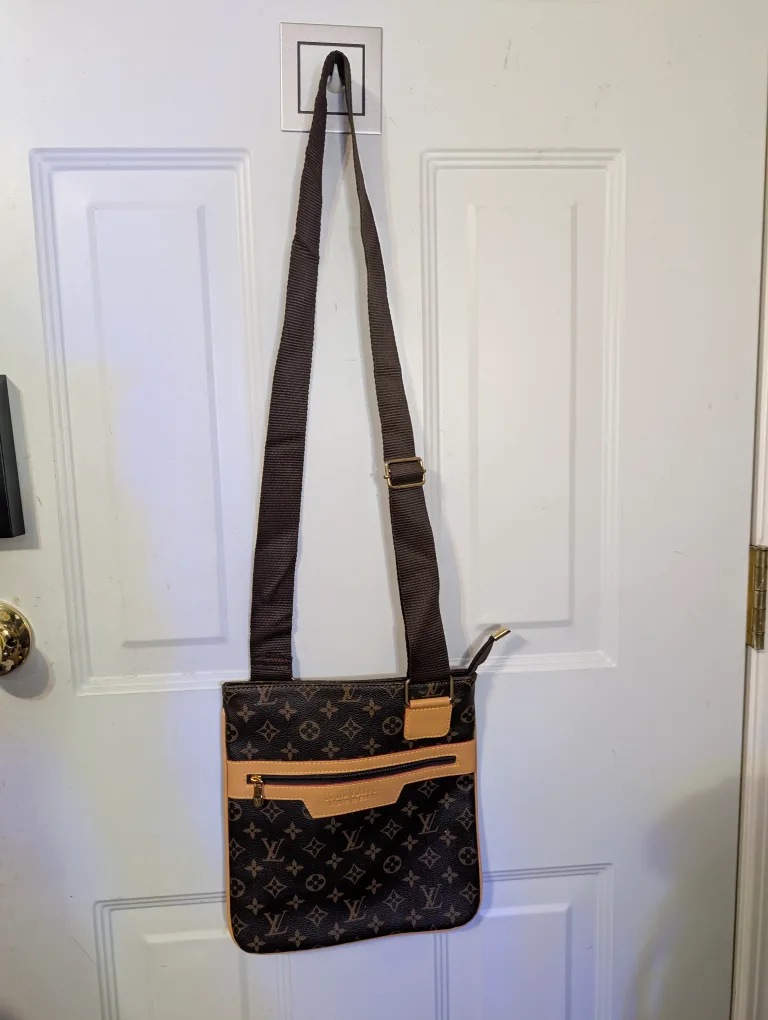 Louis Vuitton Monogram Canvas District PM NV2 thumbnail