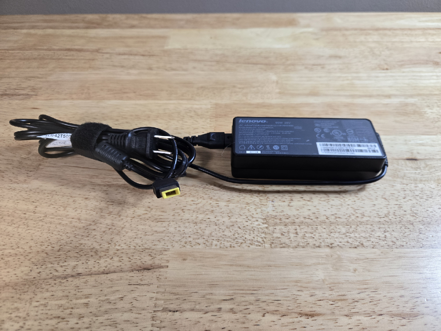 Lenovo Power Adapter 90W - photo 3