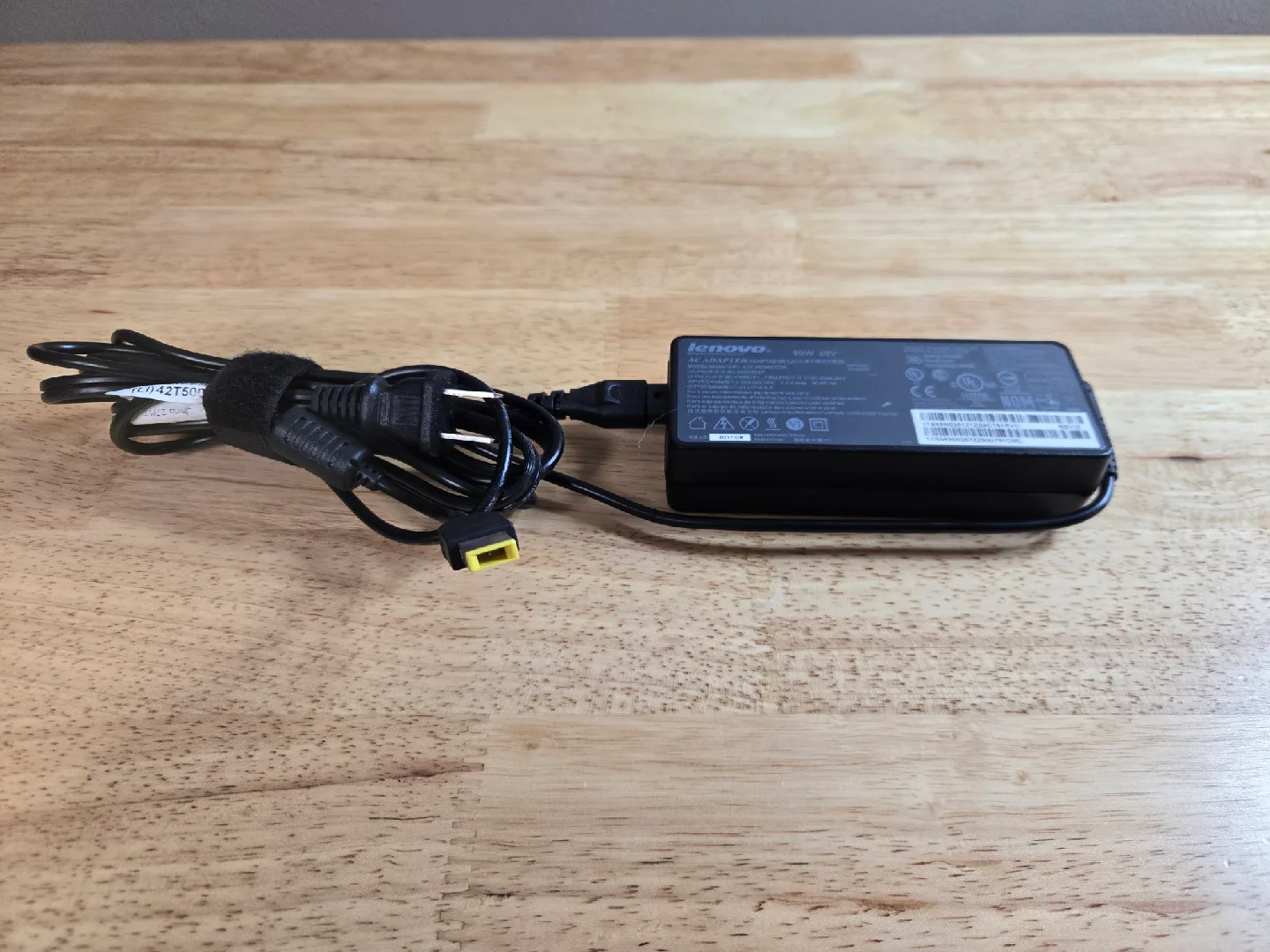 Lenovo Power Adapter 90W image indicator(3)