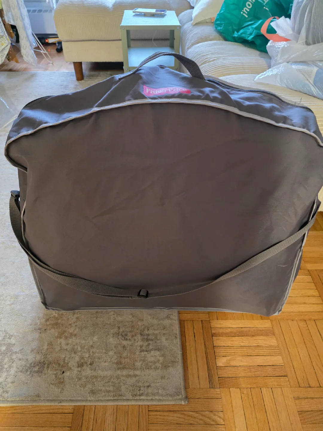 Fisher Price Bedside Bassinet/Playard image indicator(10)