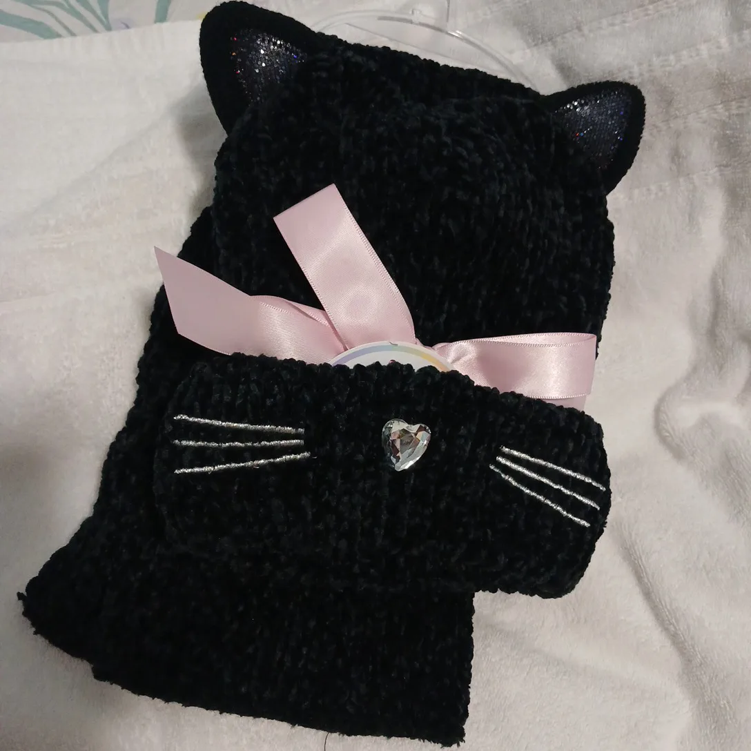 NEW 3 pc Black cat girls winter hat scarf gloves set 🥕 thumbnail