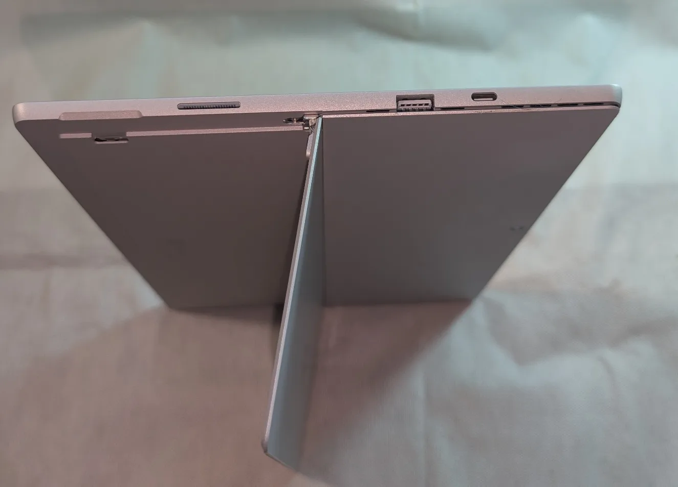 NEW CONDITION MICROSOFT SURFACE PRO 7  TABLET i5 8GB RAM image indicator(10)