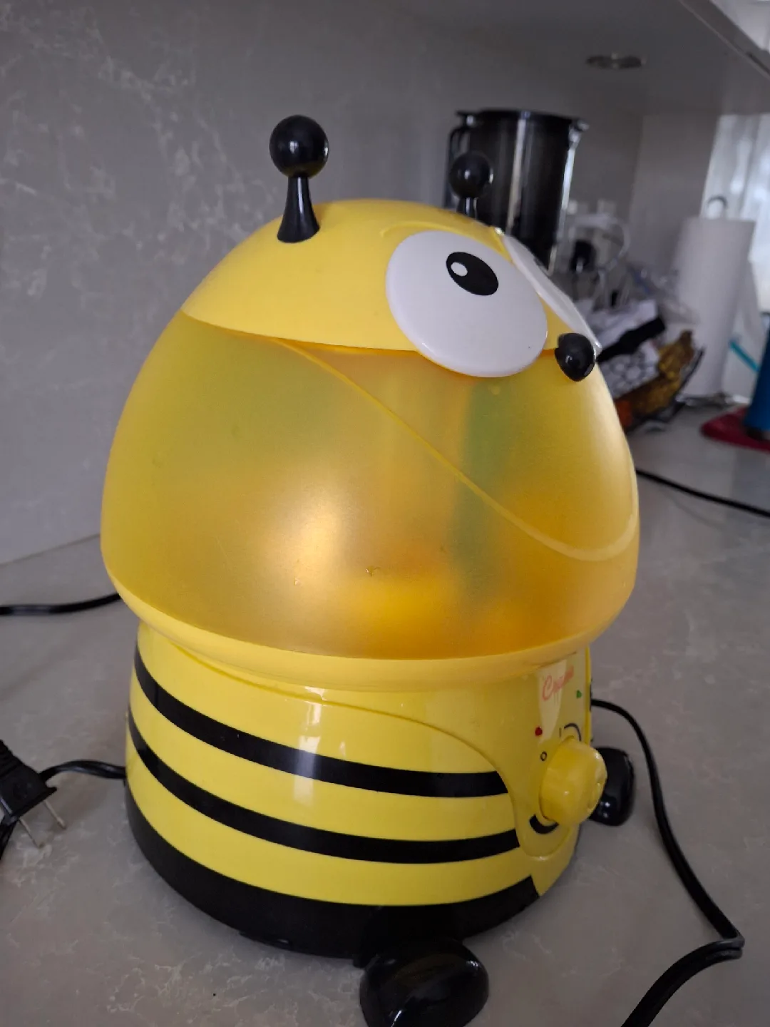 Crane Adorable Humidifier - Bumble Bee image indicator(3)