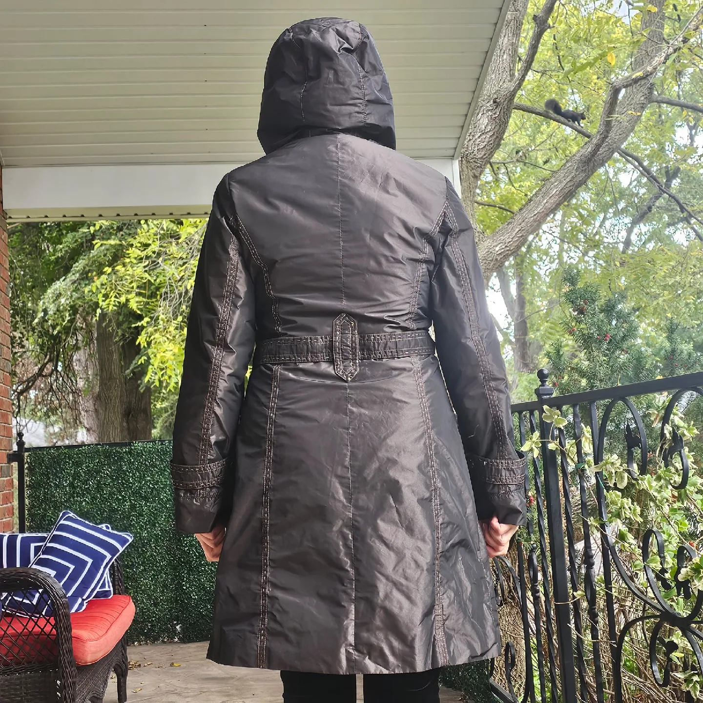 European trench coat image indicator(2)