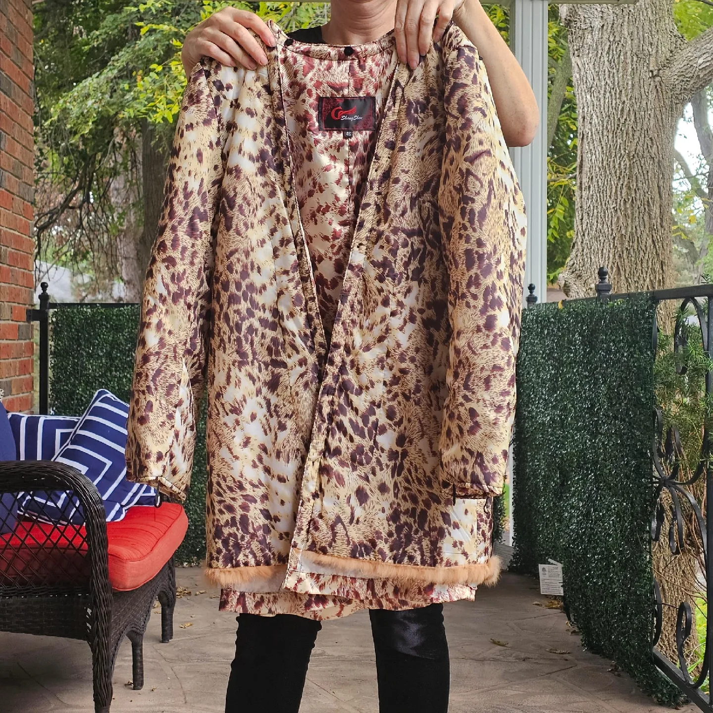 European trench coat image indicator(3)