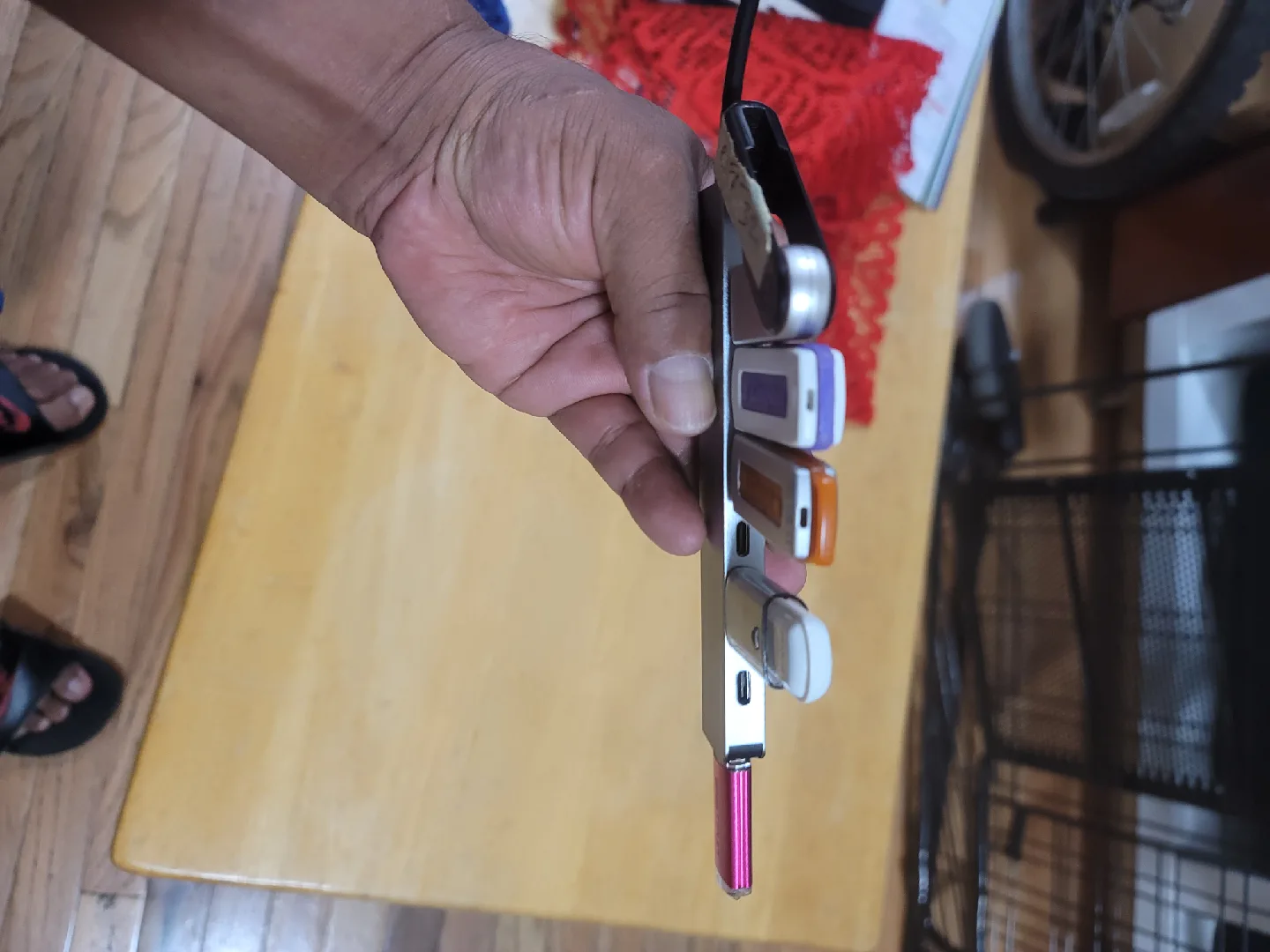 Hub USB 3.0 7 en 1 con puertos USB-C image indicator(2)