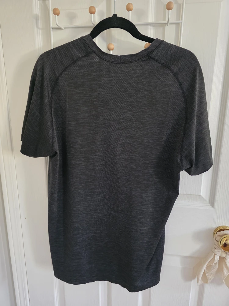 Lululemon Men's T-Shirt, Size L - photo 2