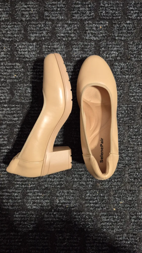 SelenePair Beige Heel Shoes - Size 9 image indicator(3)