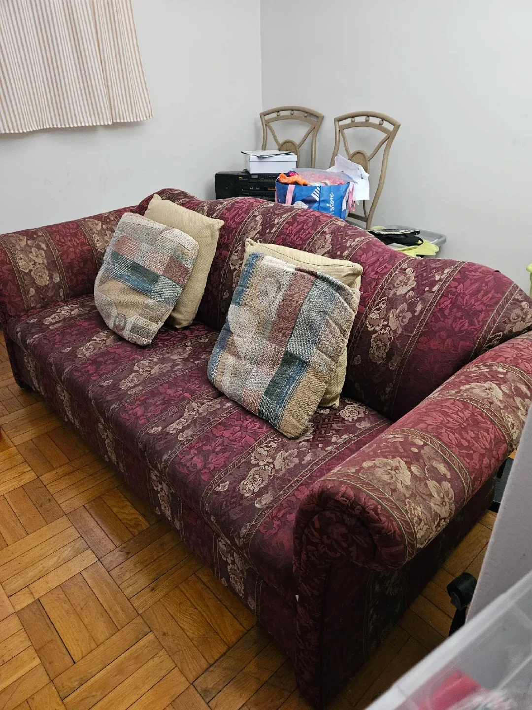 Floral Patterned Sofa thumbnail