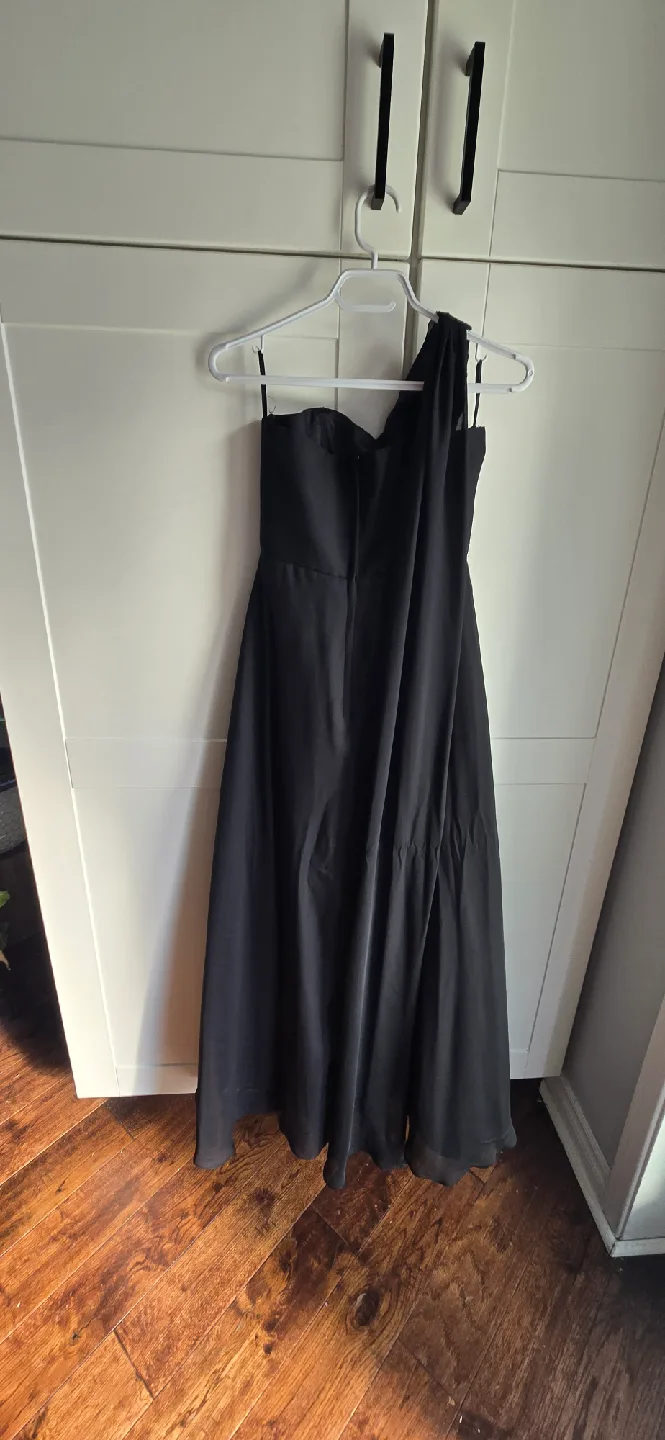 Black One-Shoulder Formal Dress, Size S image indicator(4)