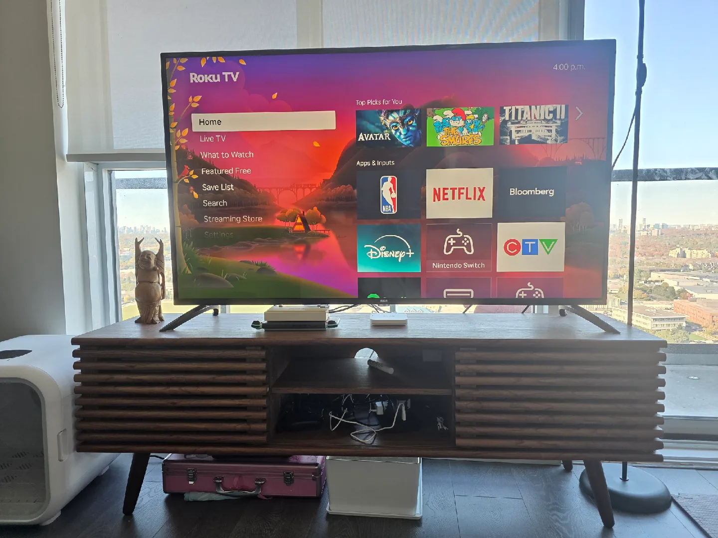 Roku tv 55” UHD TV RTRU5528 image indicator(4)